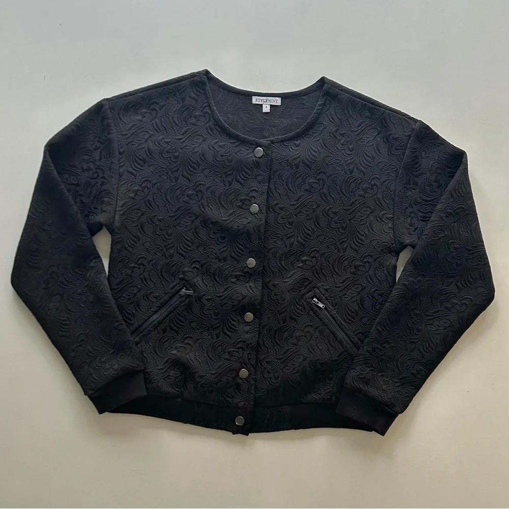 StyleMint Black Textured Floral Bomber Jacket Snap Front Round Neck Size S - Picture 3 of 9